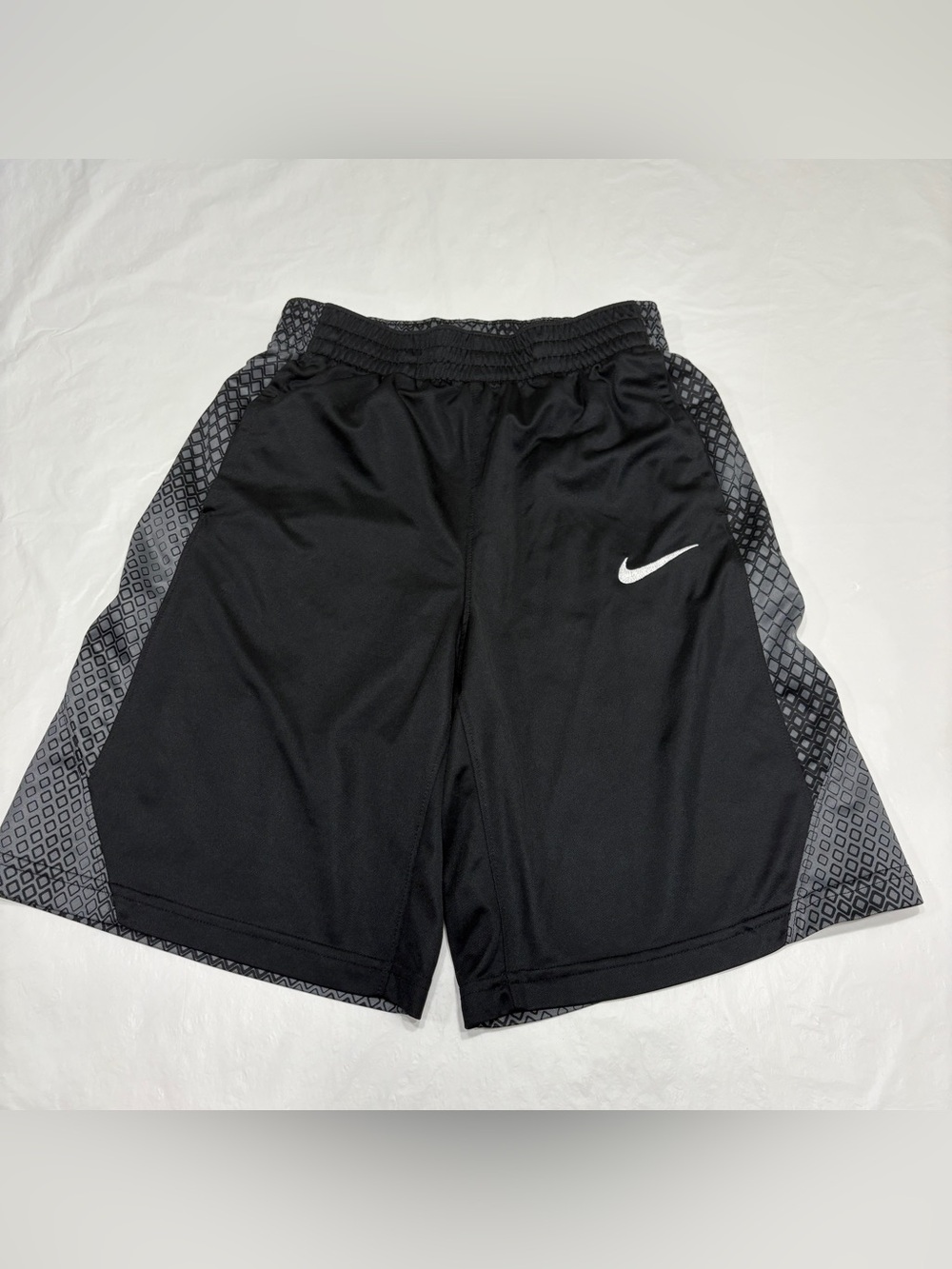 Nike Dri Fit Drawstring Gray Black Athletic Sports Shorts Youth Boys XL